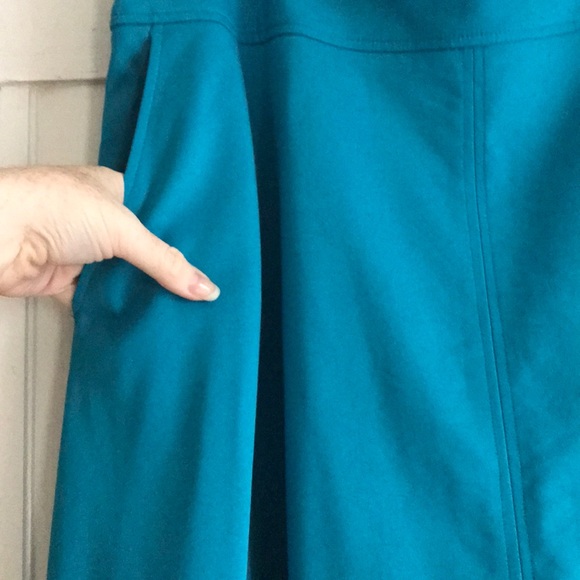 Teal swing/poodle style skirt with pockets - Picture 3 of 6